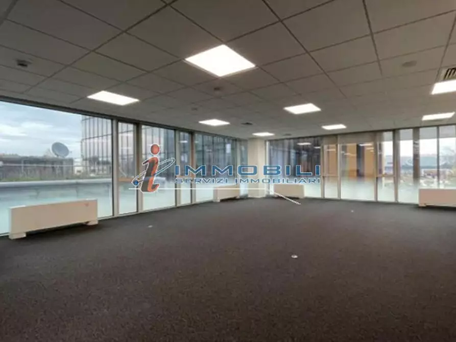 Immagine 1 di Ufficio in affitto  in VIALE SARCA a Milano
