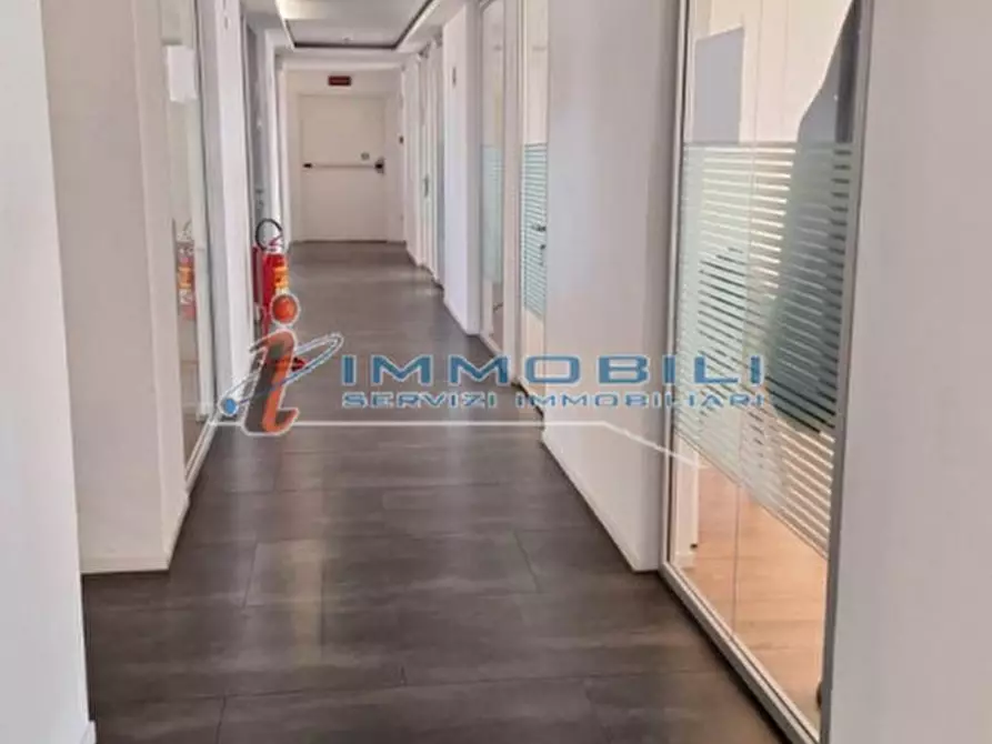 Immagine 10 di Ufficio in affitto  in VIALE MONZA a Milano
