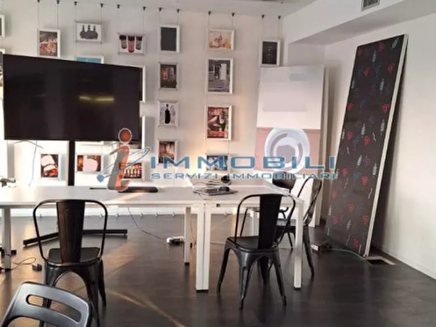 Immagine 13 di Ufficio in affitto  in VIALE MONZA a Milano