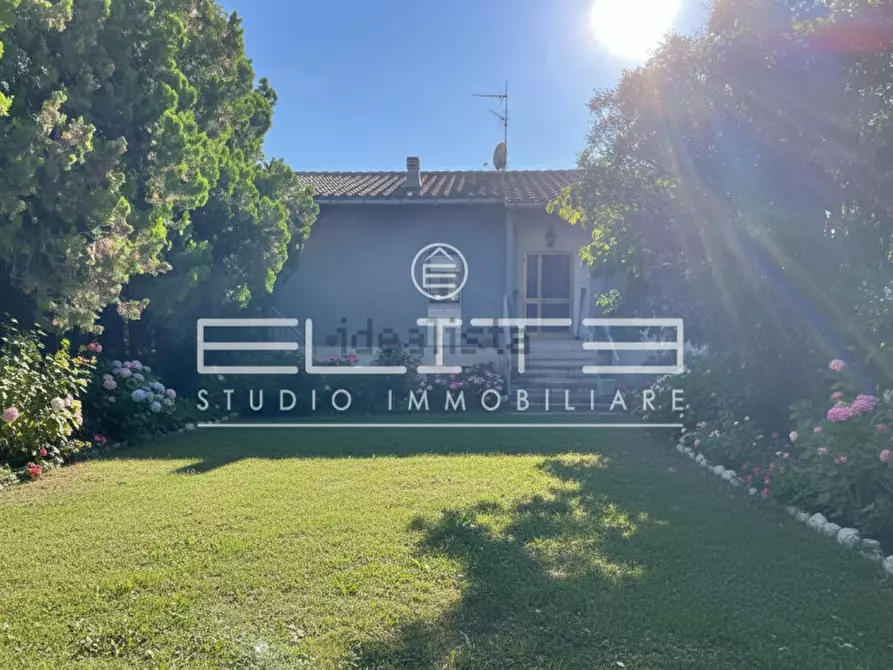 Immagine 3 di Villa in vendita  in CANDIA a Ancona