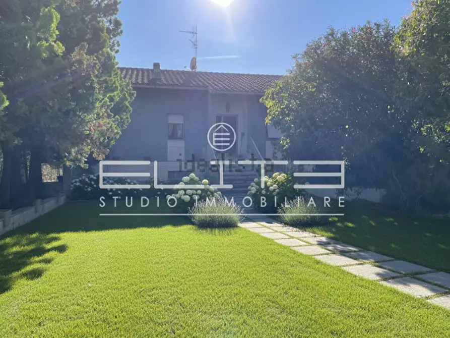 Immagine 4 di Villa in vendita  in CANDIA a Ancona