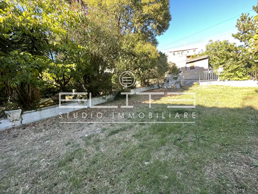 Immagine 24 di Villa in vendita  in CANDIA a Ancona