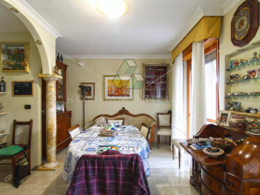 Immagine 3 di Appartamento in vendita  in Via Louis da Guerre- Via Della Fotografia a Roma