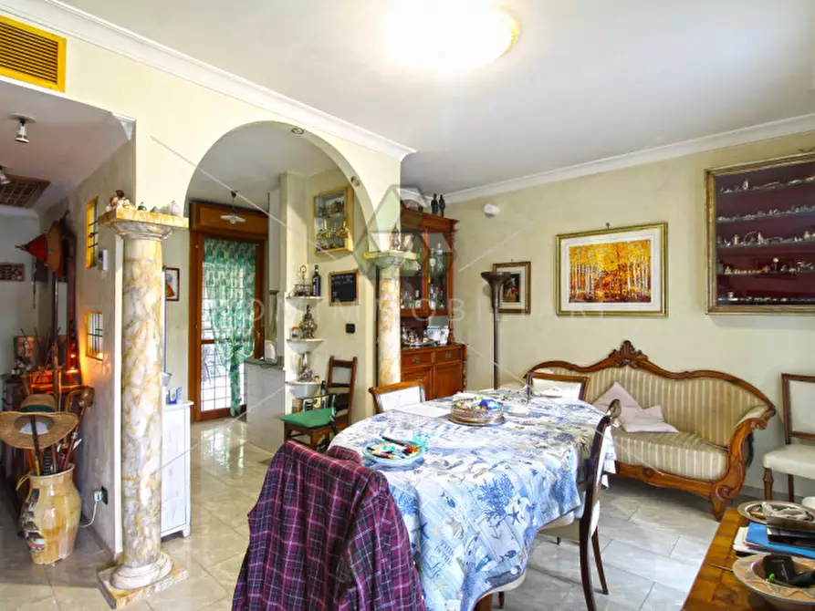 Immagine 5 di Appartamento in vendita  in Via Louis da Guerre- Via Della Fotografia a Roma