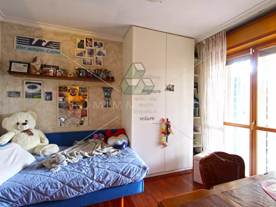 Immagine 10 di Appartamento in vendita  in Via Louis da Guerre- Via Della Fotografia a Roma