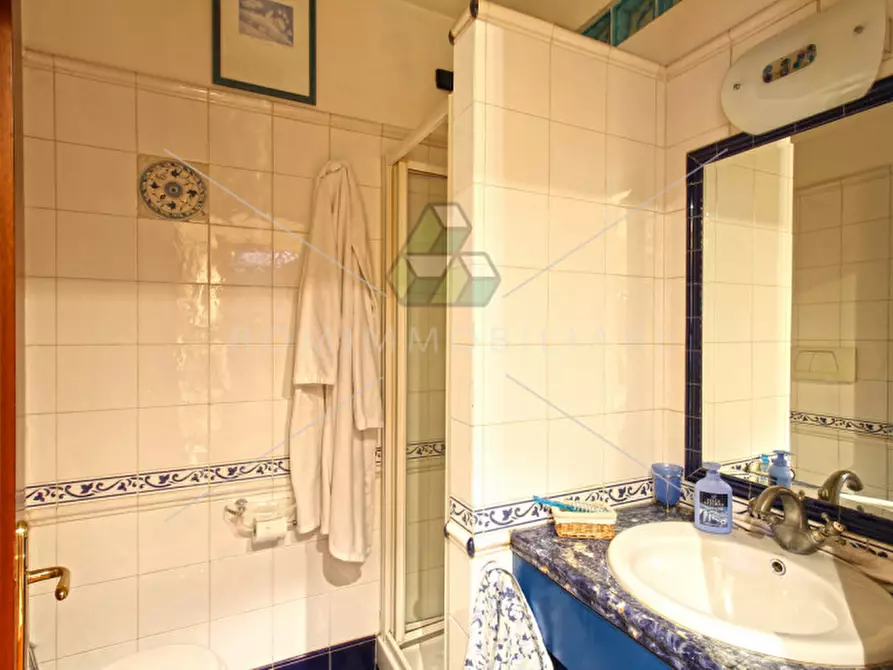 Immagine 14 di Appartamento in vendita  in Via Louis da Guerre- Via Della Fotografia a Roma