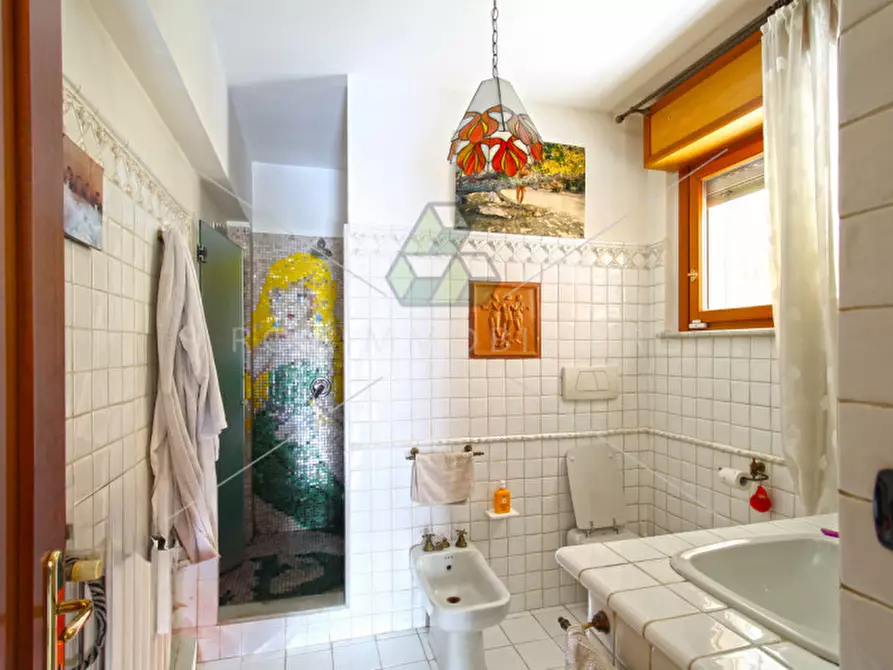 Immagine 15 di Appartamento in vendita  in Via Louis da Guerre- Via Della Fotografia a Roma