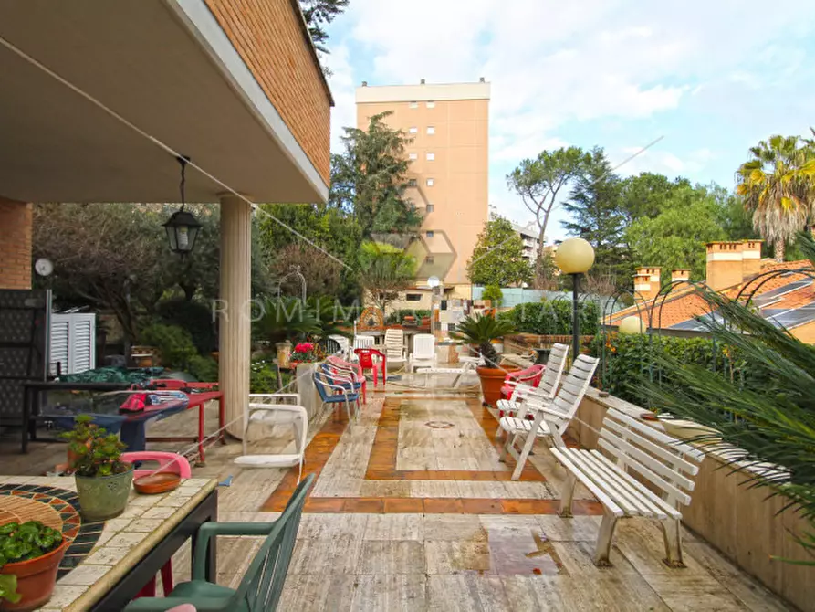 Immagine 20 di Appartamento in vendita  in Via Louis da Guerre- Via Della Fotografia a Roma