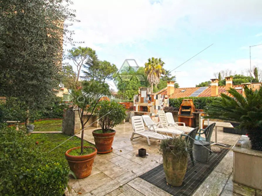 Immagine 22 di Appartamento in vendita  in Via Louis da Guerre- Via Della Fotografia a Roma