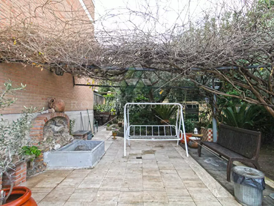 Immagine 25 di Appartamento in vendita  in Via Louis da Guerre- Via Della Fotografia a Roma