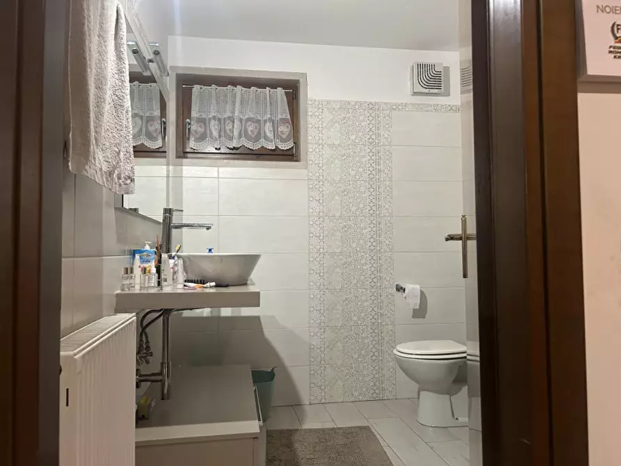 Immagine 9 di Appartamento in vendita  in via ponte a Bosco Chiesanuova