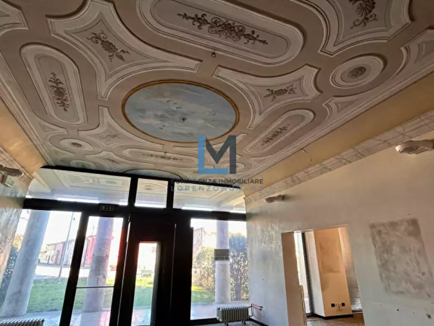 Immagine 1 di Ufficio in vendita  a Volpago Del Montello