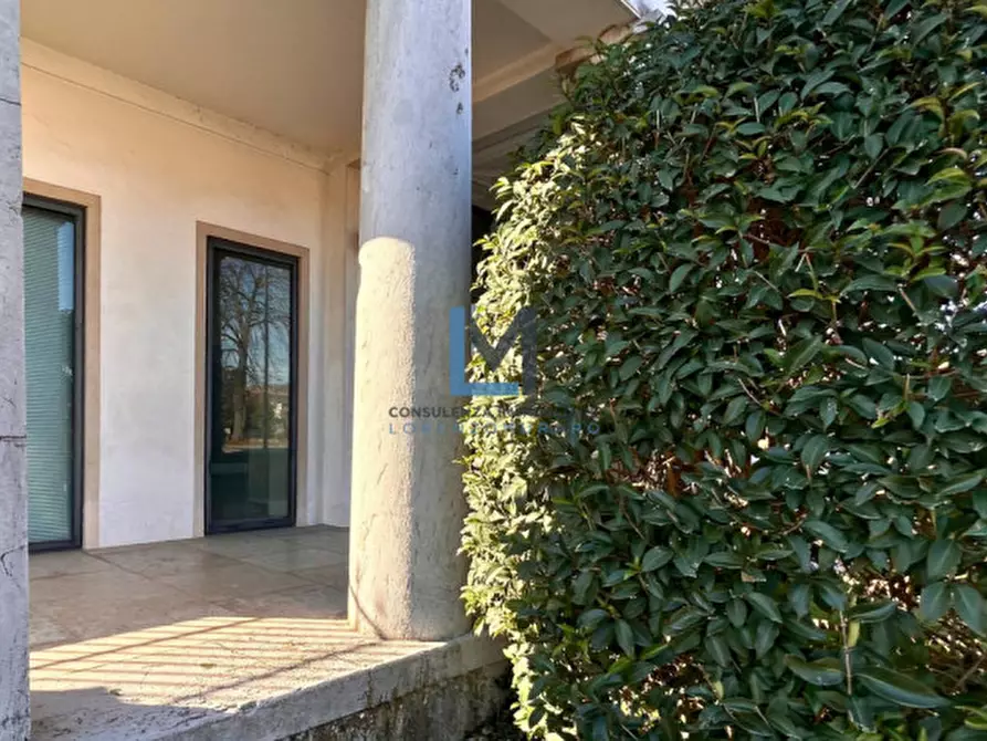 Immagine 14 di Ufficio in vendita  a Volpago Del Montello