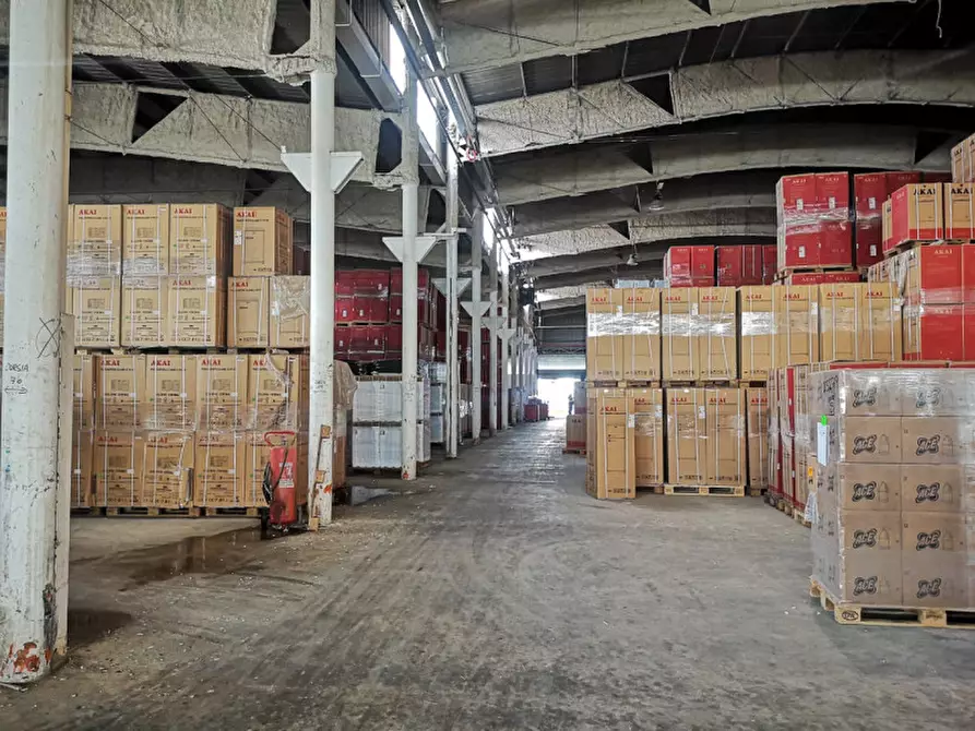 Immagine 9 di Capannone industriale in affitto  in Via Monte D'Oro a Pomezia