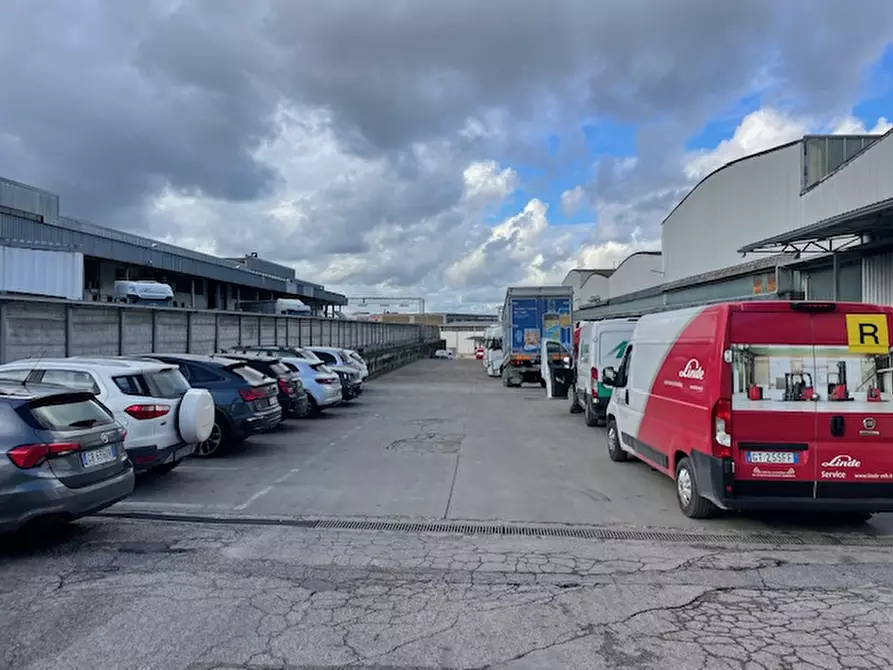 Immagine 10 di Capannone industriale in affitto  in Via Monte D'Oro a Pomezia