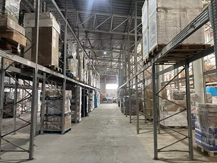 Immagine 13 di Capannone industriale in affitto  in Via Monte D'Oro a Pomezia