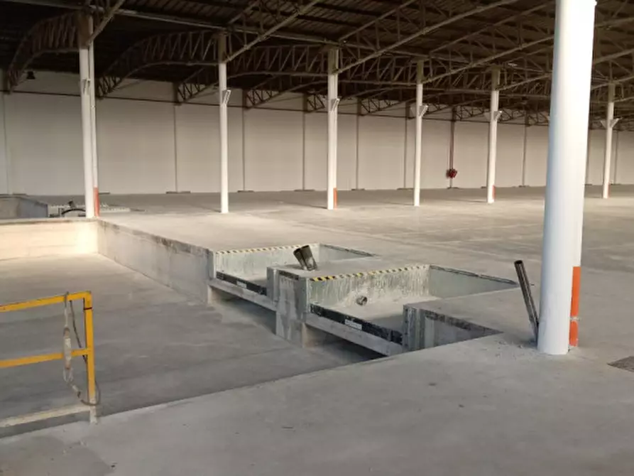 Immagine 16 di Capannone industriale in affitto  in Via Monte D'Oro a Pomezia