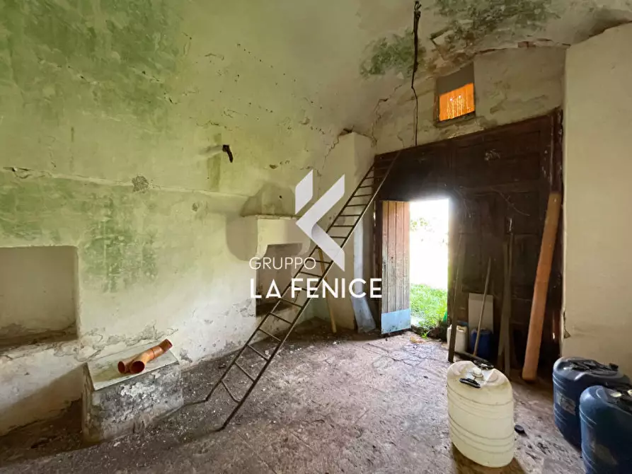 Immagine 17 di Rustico / casale in vendita  in Contrada Uacella a Locorotondo