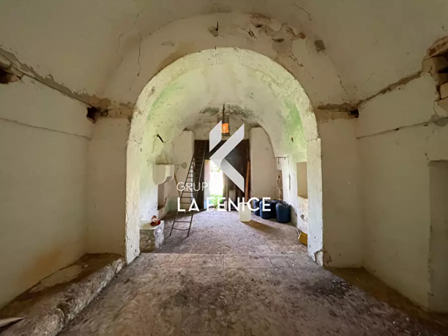 Immagine 19 di Rustico / casale in vendita  in Contrada Uacella a Locorotondo