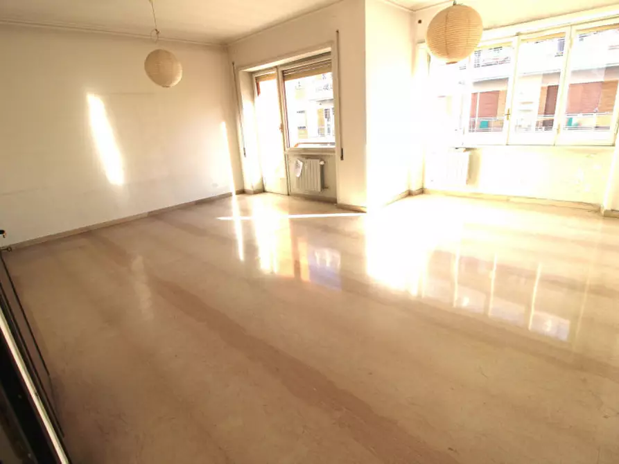 Immagine 1 di Appartamento in vendita  in Via Attilio Friggeri a Roma