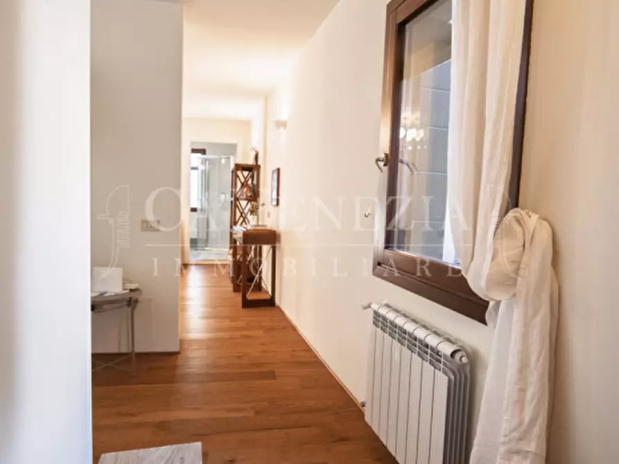 Immagine 13 di Appartamento in vendita  a Venezia