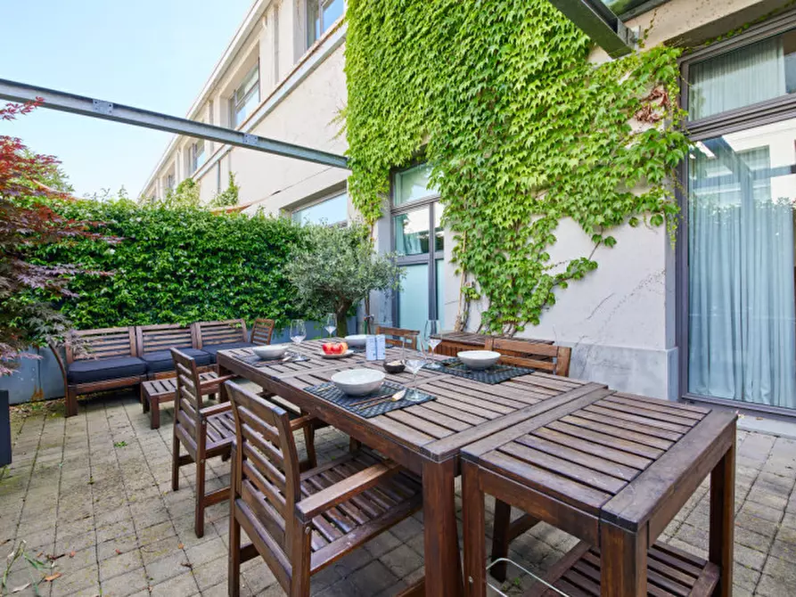 Immagine 2 di Loft/Open space in vendita  in Via Lodovico il Moro 27 a Milano