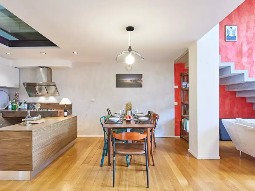 Immagine 10 di Loft/Open space in vendita  in Via Lodovico il Moro 27 a Milano