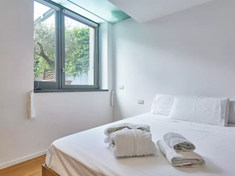 Immagine 13 di Loft/Open space in vendita  in Via Lodovico il Moro 27 a Milano