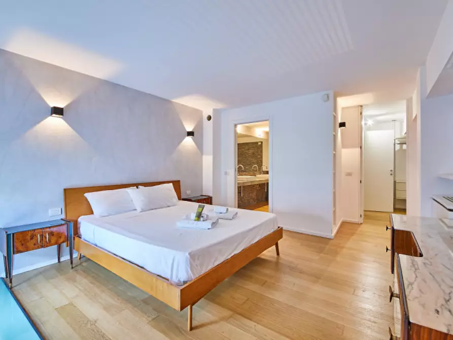 Immagine 23 di Loft/Open space in vendita  in Via Lodovico il Moro 27 a Milano