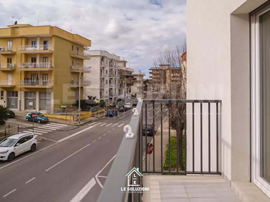 Immagine 7 di Appartamento in vendita  in VIALE DELLA REPUBBLICA 60 a Putignano