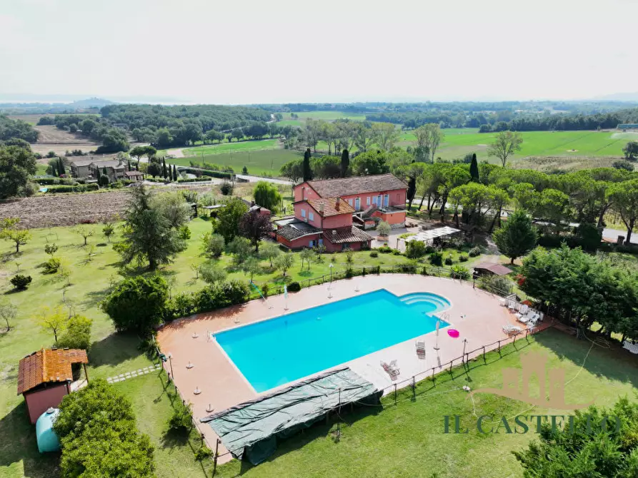 Immagine 1 di Agriturismo in vendita  in Via Nazionale a Castiglione Del Lago