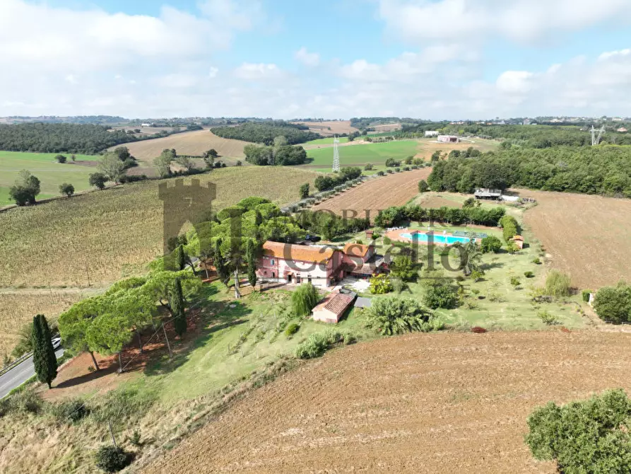 Immagine 2 di Agriturismo in vendita  in Via Nazionale a Castiglione Del Lago