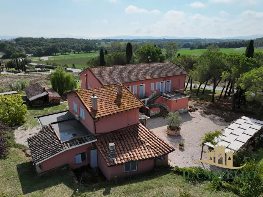 Immagine 2 di Agriturismo in vendita  in Via Nazionale a Castiglione Del Lago
