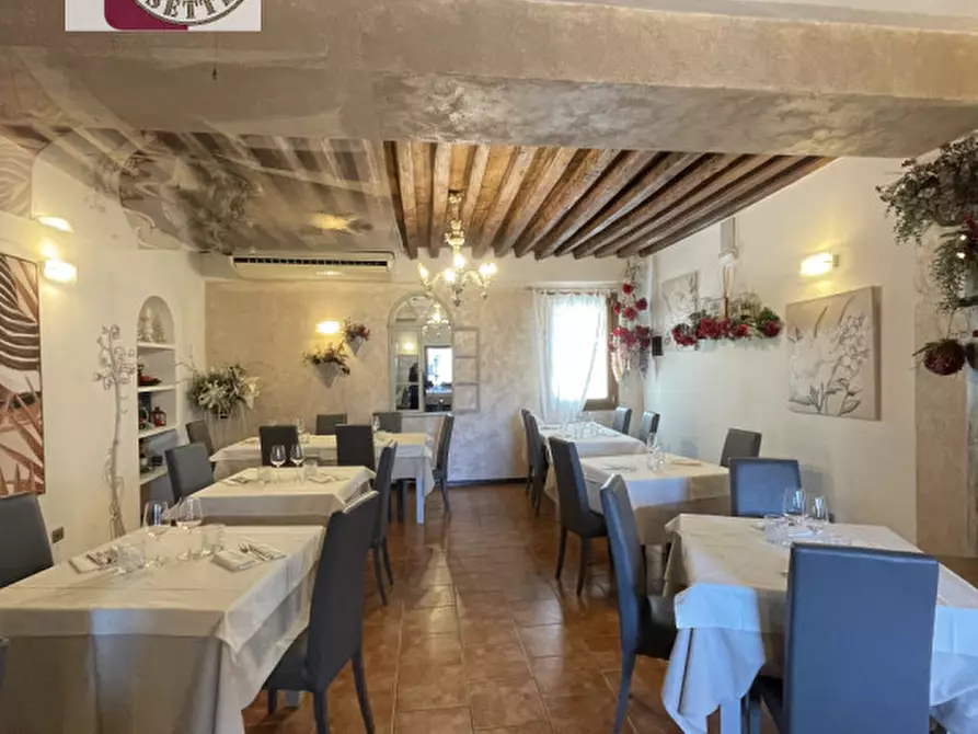 Immagine 3 di Attività commerciale in vendita  in piazza camerini a Piazzola Sul Brenta