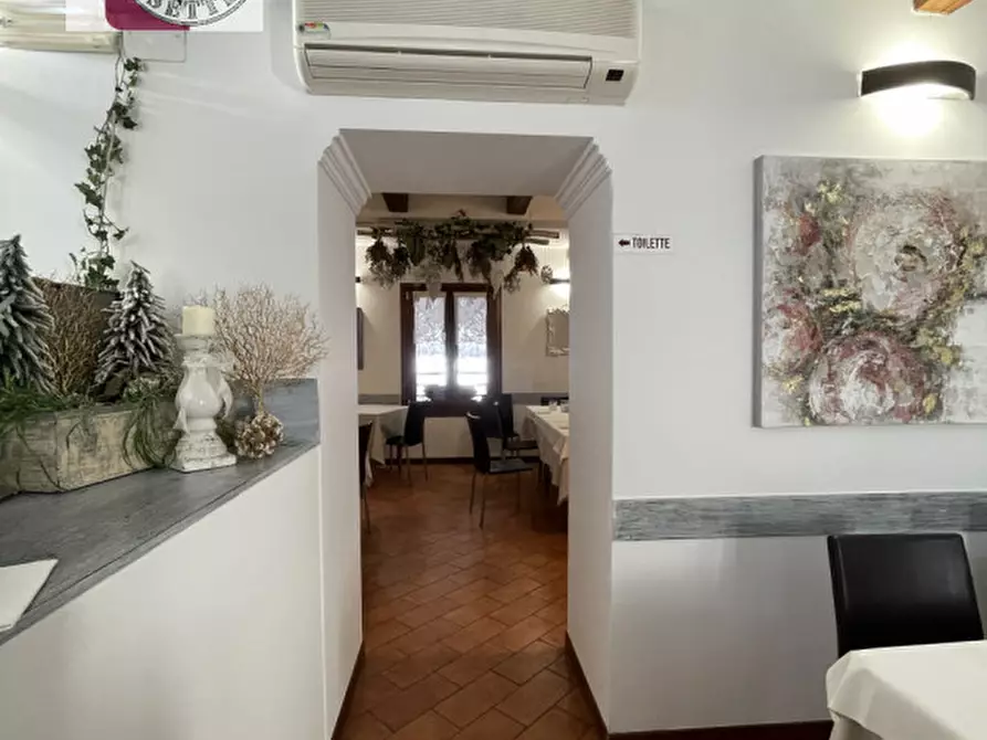 Immagine 11 di Attività commerciale in vendita  in piazza camerini a Piazzola Sul Brenta