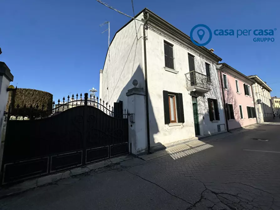 Immagine 1 di Villetta a schiera in vendita  in Via Retratto a Adria