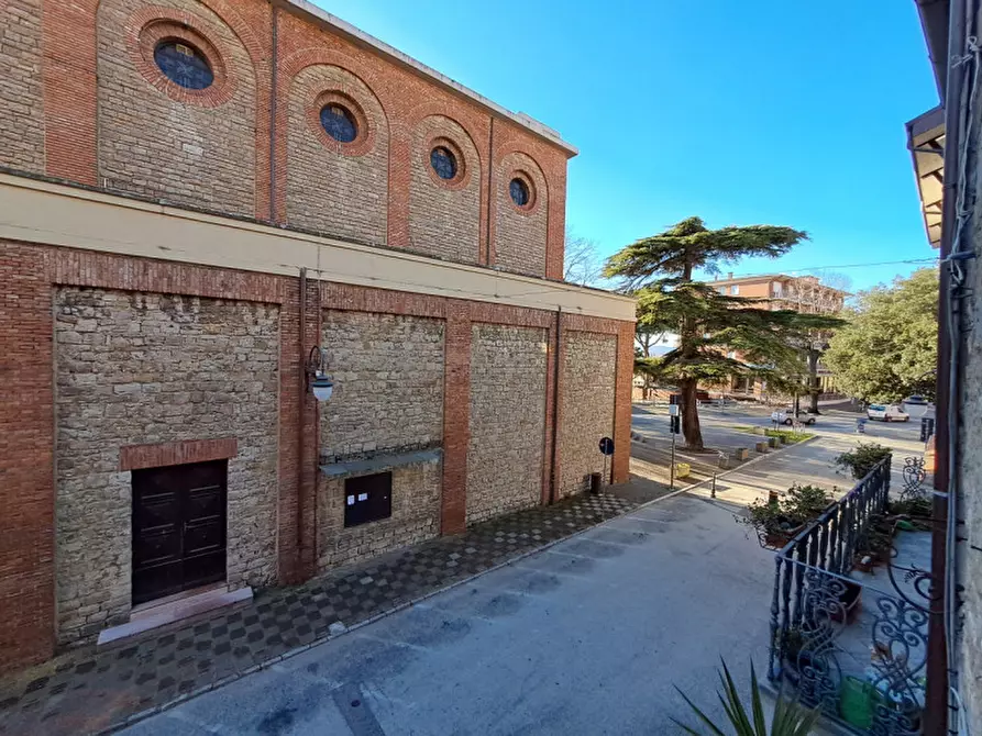 Immagine 2 di Appartamento in vendita  a Passignano Sul Trasimeno