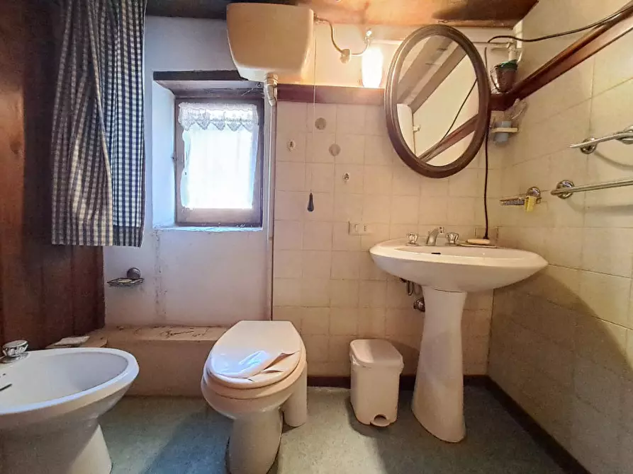 Immagine 24 di Appartamento in vendita  a Passignano Sul Trasimeno