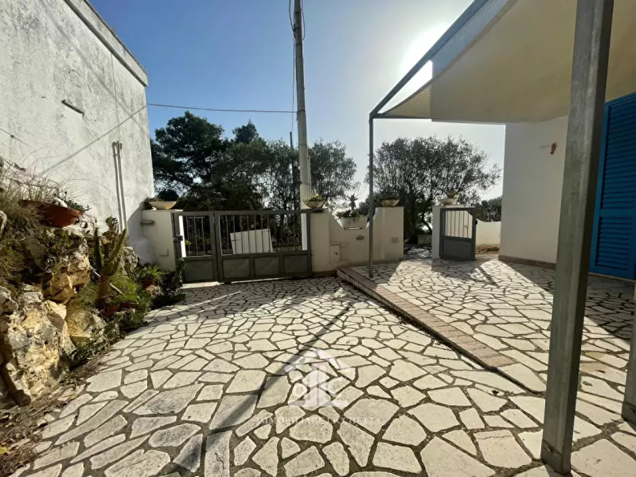 Immagine 5 di Villa in vendita  in Via per Tricase a Castro