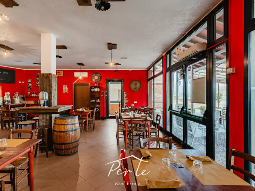 Immagine 4 di Attività commerciale in vendita  in via roma 4 a Schivenoglia