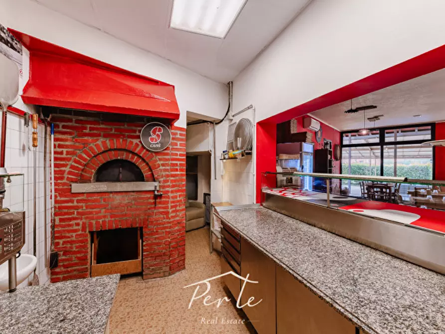 Immagine 10 di Attività commerciale in vendita  in via roma 4 a Schivenoglia