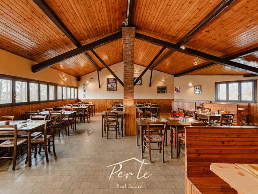 Immagine 16 di Attività commerciale in vendita  in via roma 4 a Schivenoglia