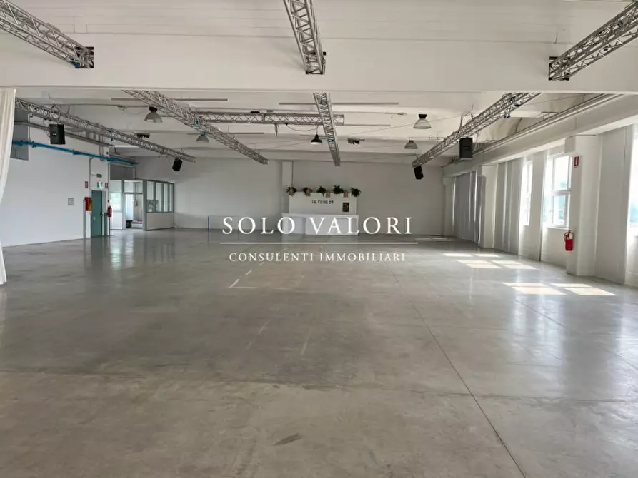 Immagine 8 di Capannone industriale in affitto  a Chiuppano