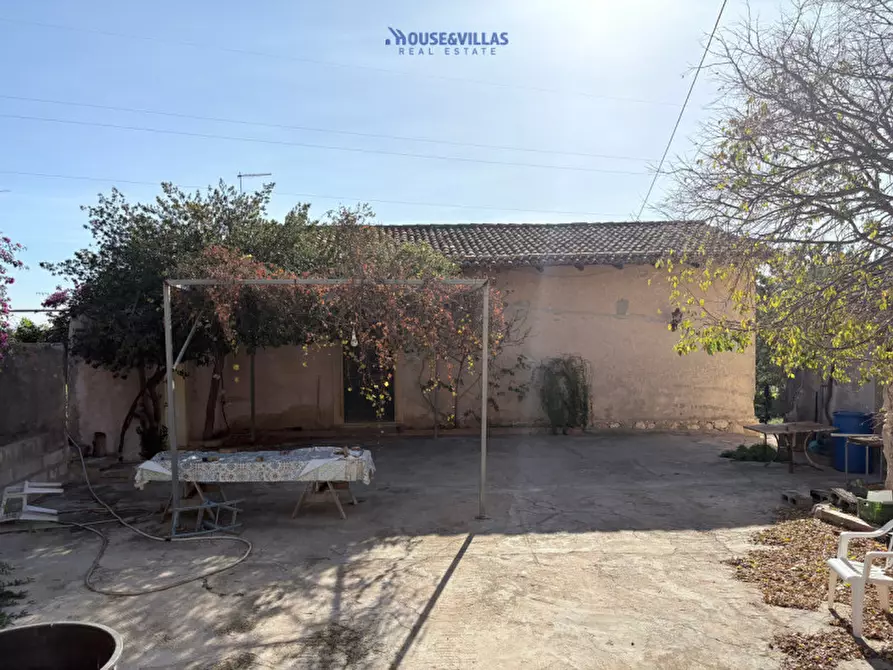 Immagine 24 di Villa in vendita  in contrada petrara a Avola