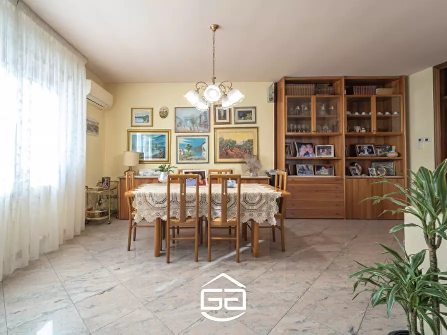 Immagine 4 di Villa in vendita  in Via Granatieri, 1 a Malo