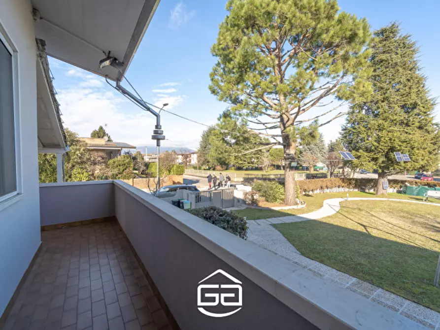 Immagine 19 di Villa in vendita  in Via Granatieri, 1 a Malo