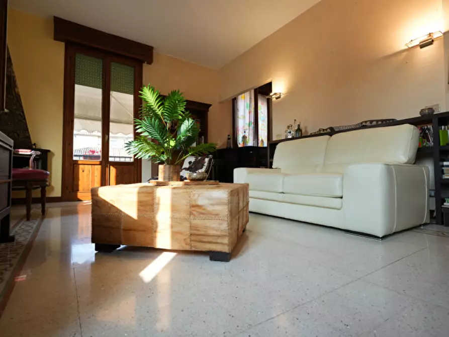 Immagine 1 di Appartamento in vendita  in Strada Nino bixio a Parma