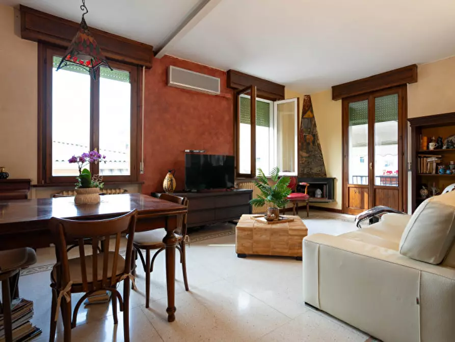 Immagine 2 di Appartamento in vendita  in Strada Nino bixio a Parma