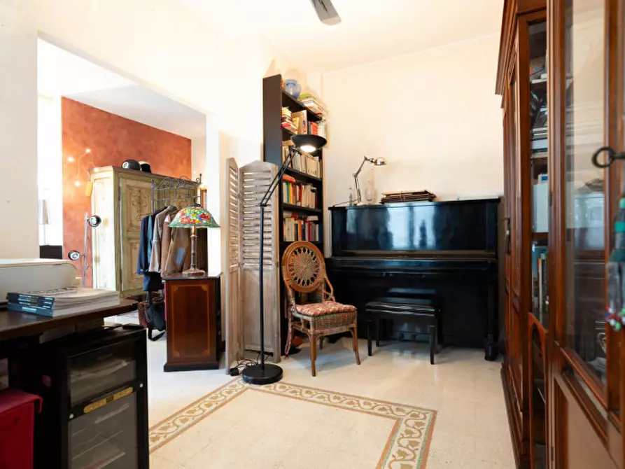 Immagine 4 di Appartamento in vendita  in Strada Nino bixio a Parma