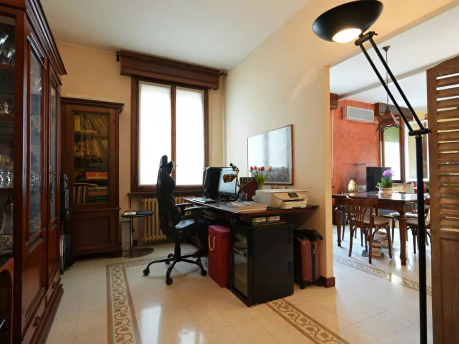 Immagine 11 di Appartamento in vendita  in Strada Nino bixio a Parma